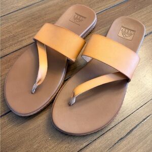 EUC Reef Tan Leather Flip-Flops sz 11
